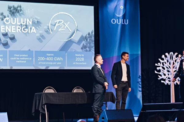 Arto Sutinen, CEO of Oulun Energia, and Herkko Plit, CEO of P2X Solution, announced the plans of building a hydrogen plant in Oulu at the Northern Power business event held on February 14, 2024. Picture: Henri Luoma Photography