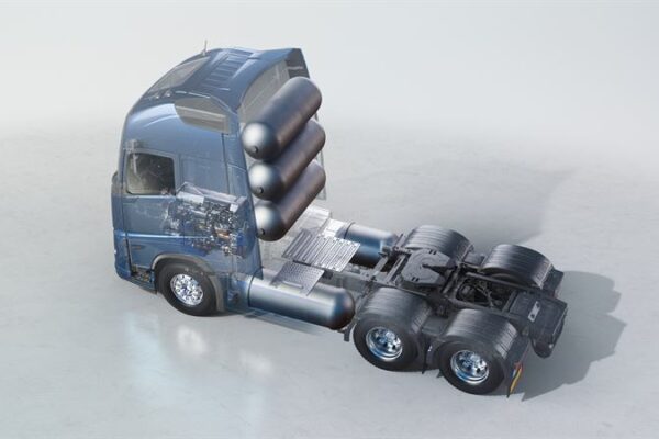 Fot. Volvo will launch trucks with combustion engines that can run on green hydrogen. These trucks provide a significant step to decarbonize heavy transport/Volvo Trucks