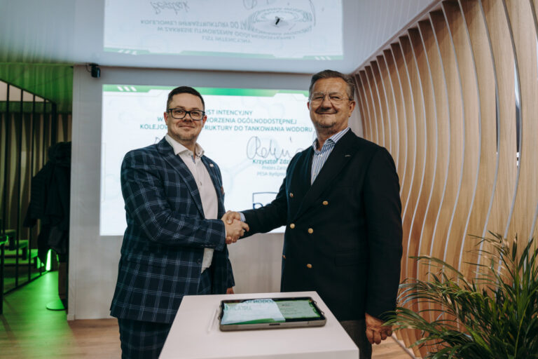 Następnego dnia PGE Energetyka Kolejowa oraz PESA Bydgoszcz podpisały list intencyjny dotyczący rozwoju infrastruktury wodorowej dla kolei., fot. PGE